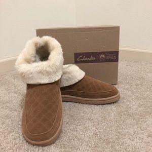 Clarks Quilted Slip on Moccasin Slippers